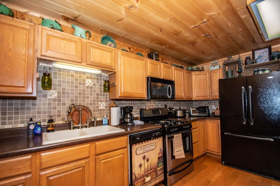 Plenty of space to prepare your meals.