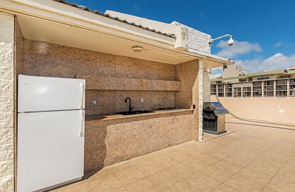 Wet Bar on Roof