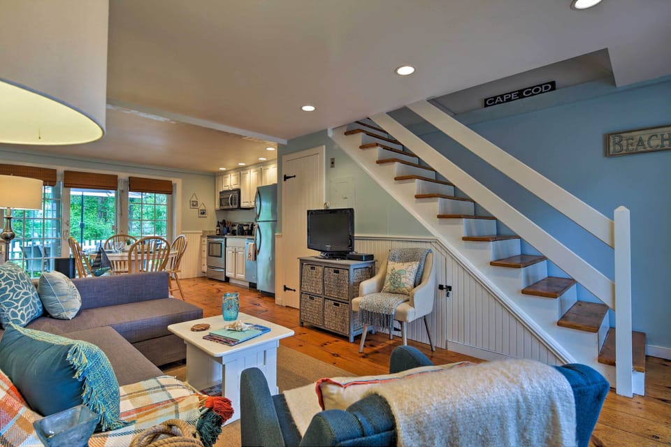 Interior | Open Floor Plan | Free WiFi