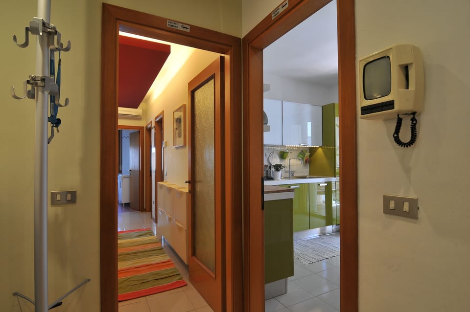 Entrance to the kitchen and to the sleeping area