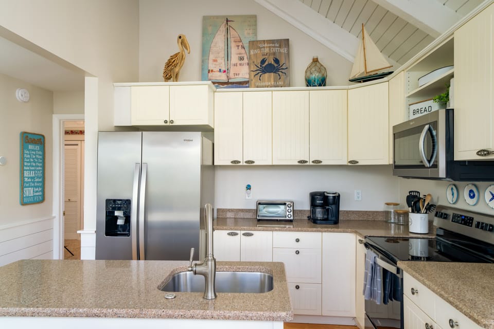 Open kitchen, well stocked