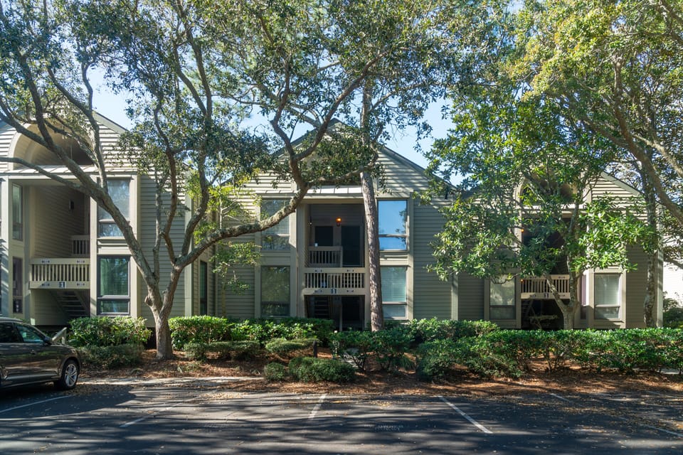 This villa,  located on the 2nd level, is beautiful is in a prime location.
