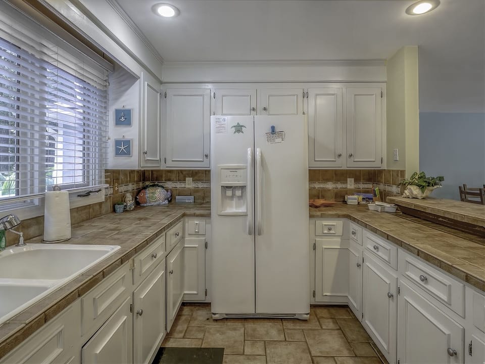 Fully equipped kitchen