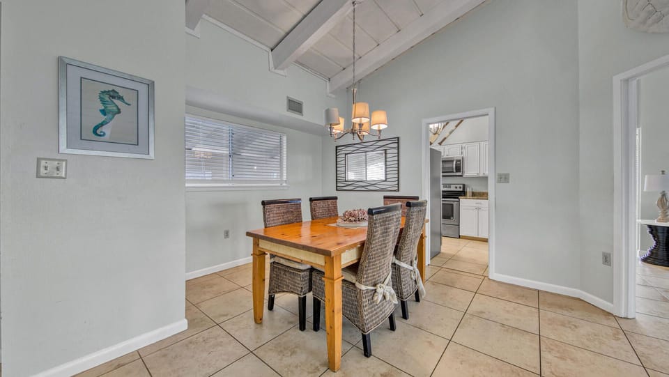 Dining Room With Seating For 5