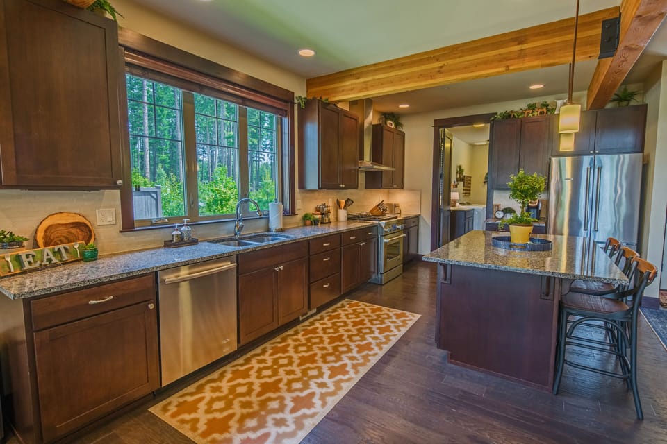 Sweet Retreat at Suncadia - Spacious kitchen for making fabulous in-home meals.