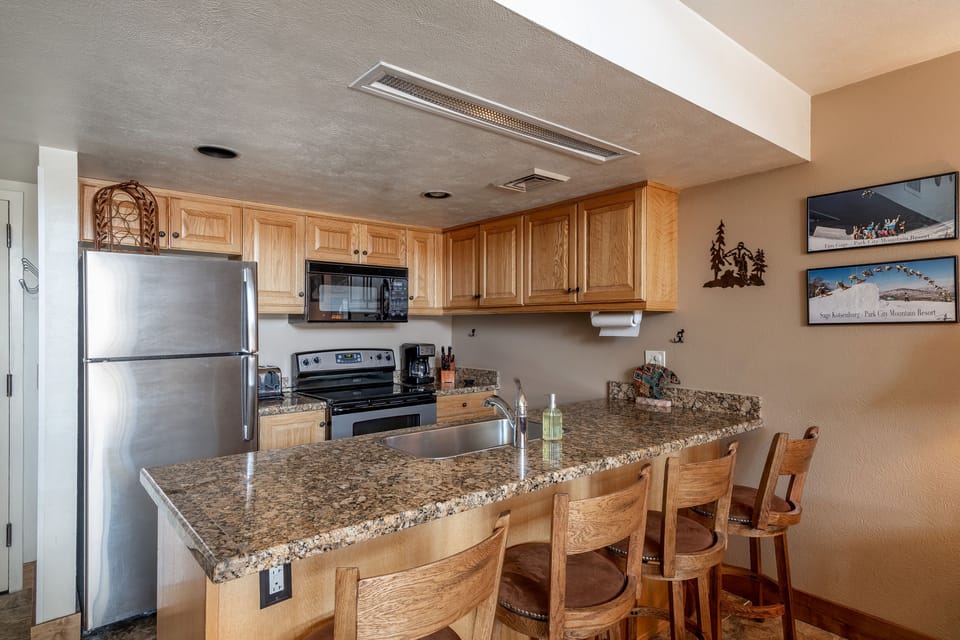 fully equipped kitchen