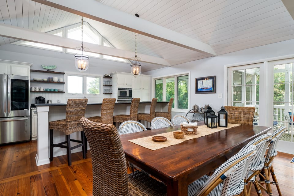 Dining area seats 8