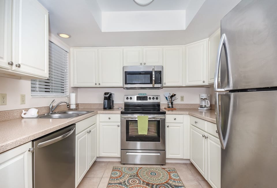 Fully equipped kitchen.