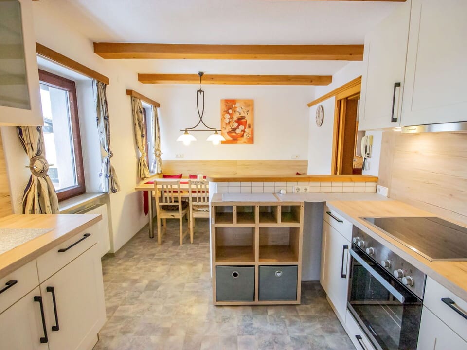 Countertop, Room, Property, Furniture, Kitchen, Cabinetry, Interior Design, Building, Floor, House