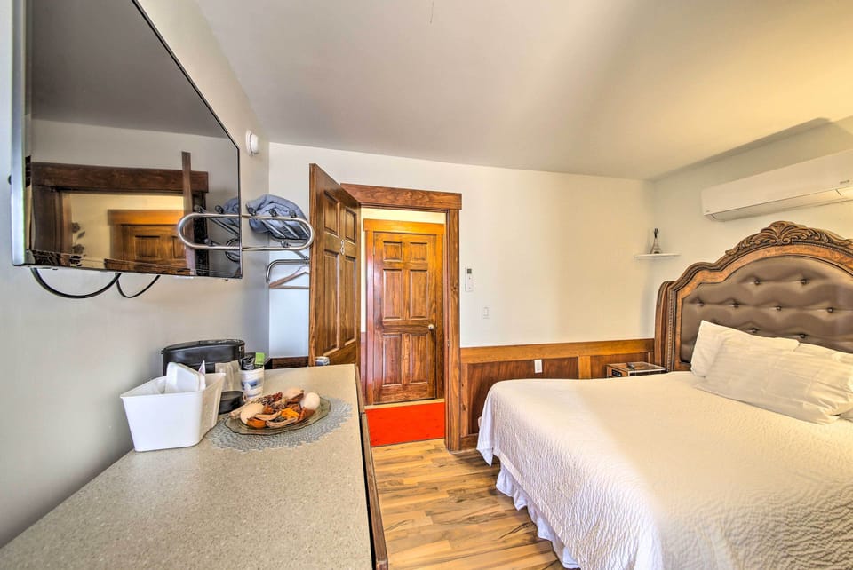 Bedroom 3 | Cable TV