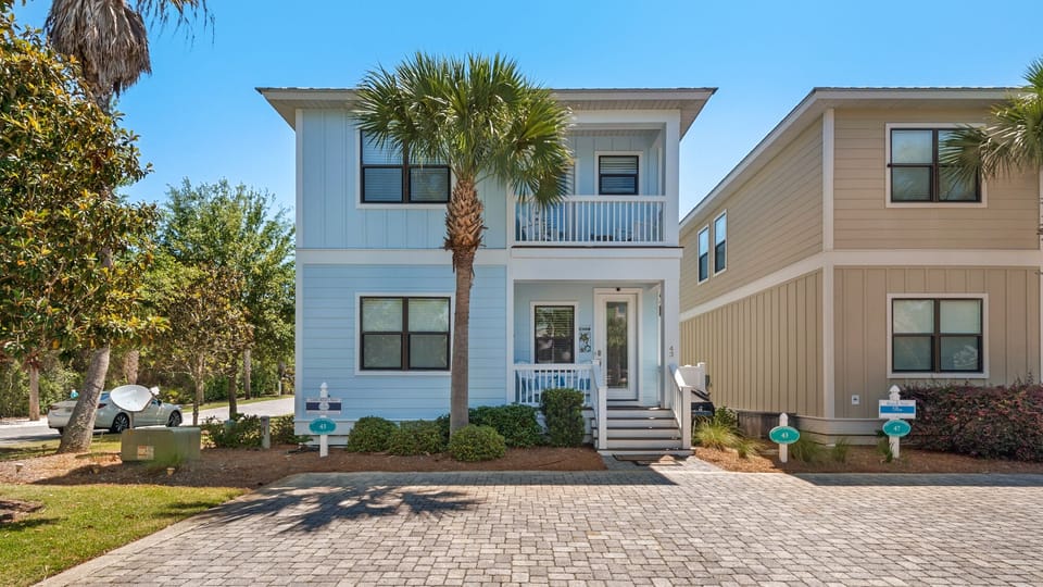 Little Bird's Nest Exterior