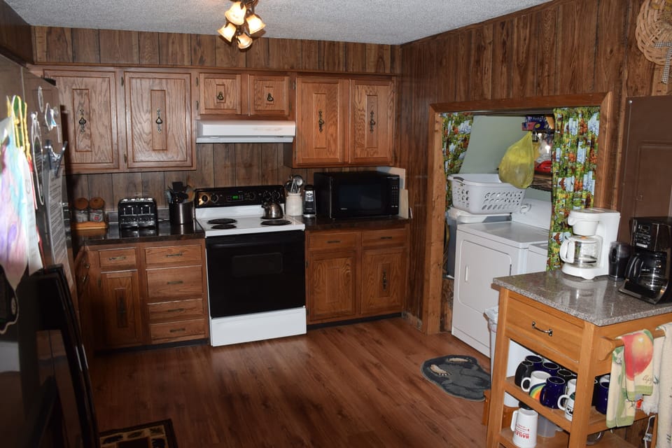 Kitchen and laundry area