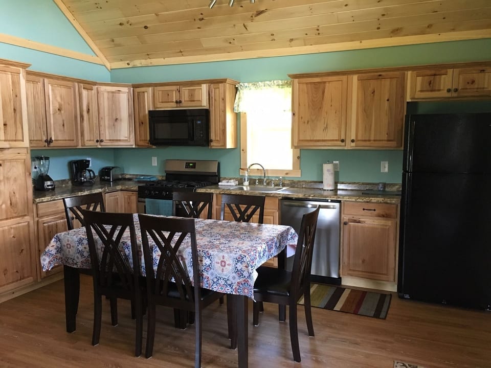 Cabin 4 Dining Area and Kitchen