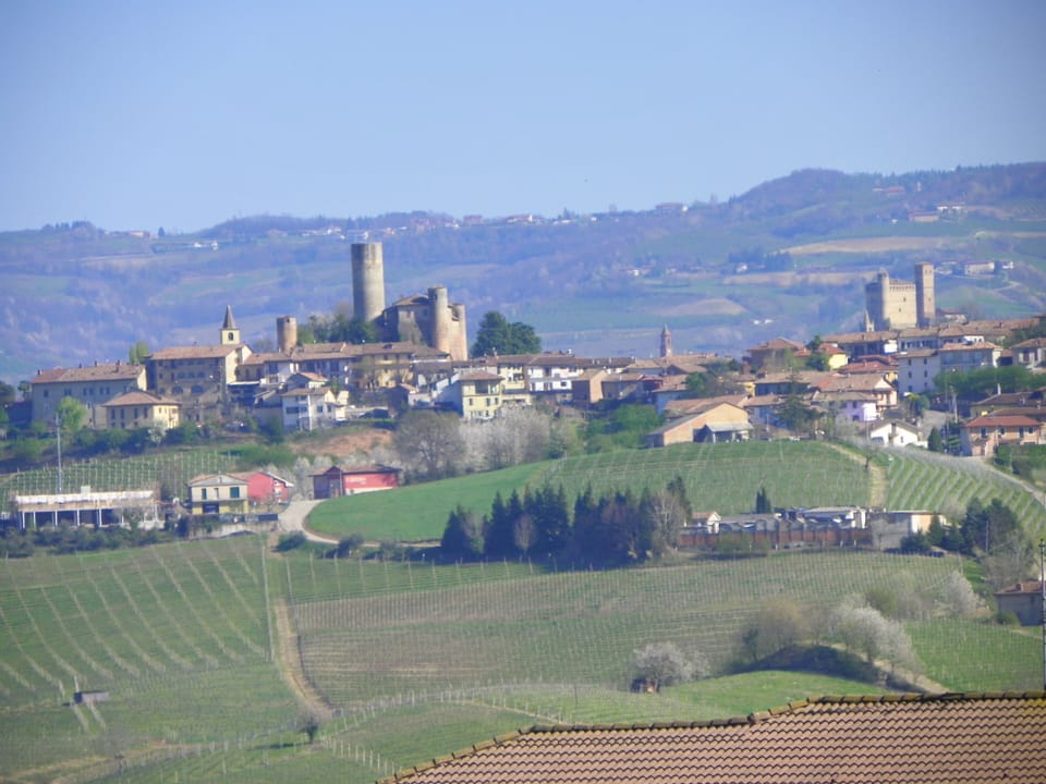 The castel of Serralunga on the right. Castiglione 
Falletto on the left