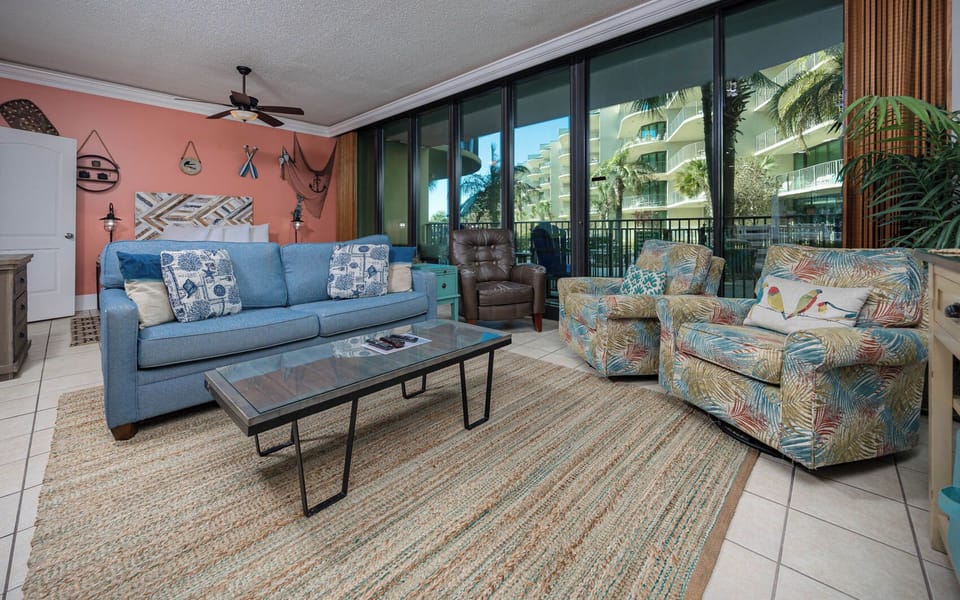 Phoenix on the Bay 1121, Orange Beach, Alabama, bay view, 1 bedroom 1.5 bath condominium on the 1st floor