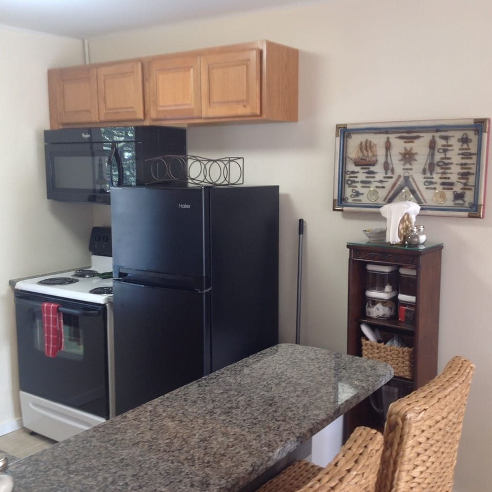 More kitchen