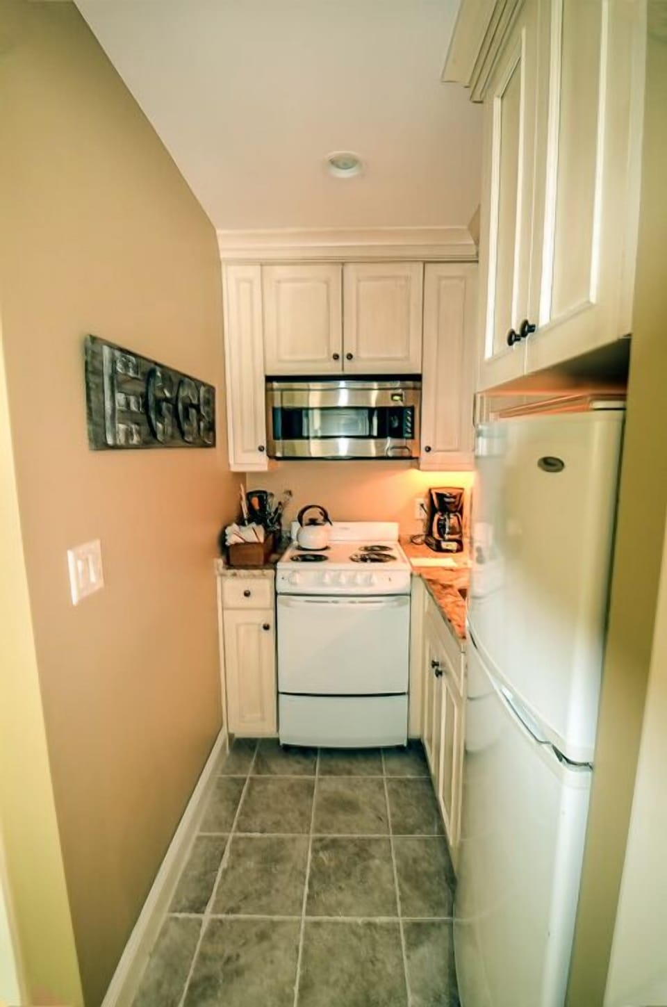 Downstairs Kitchenette