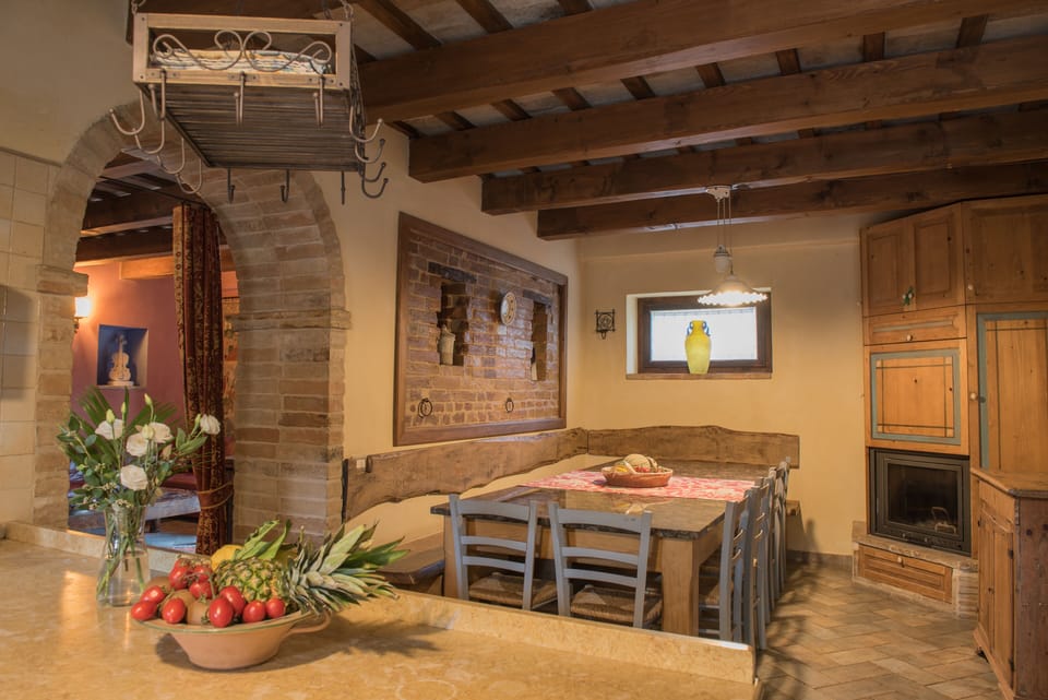 Farmhouse dining room