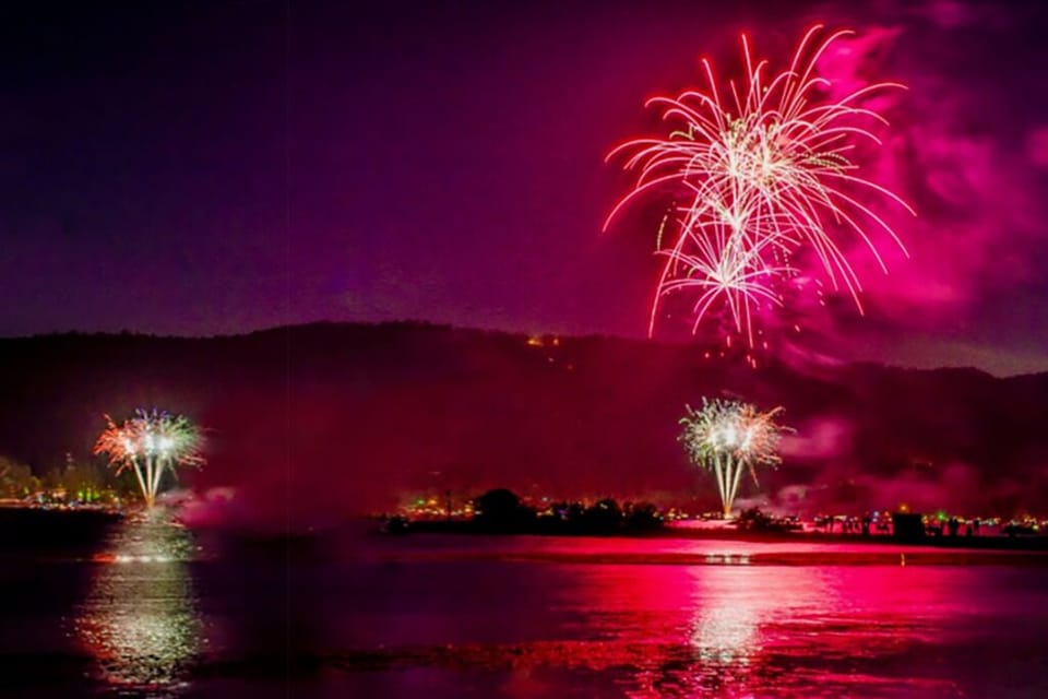 Great location to walk along the shore and watch the 4th of July Firework show!