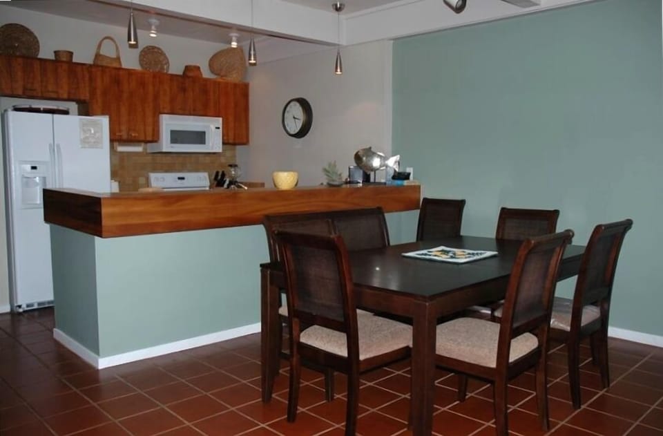 Dining area (seats 7-8) looking into the kitchen