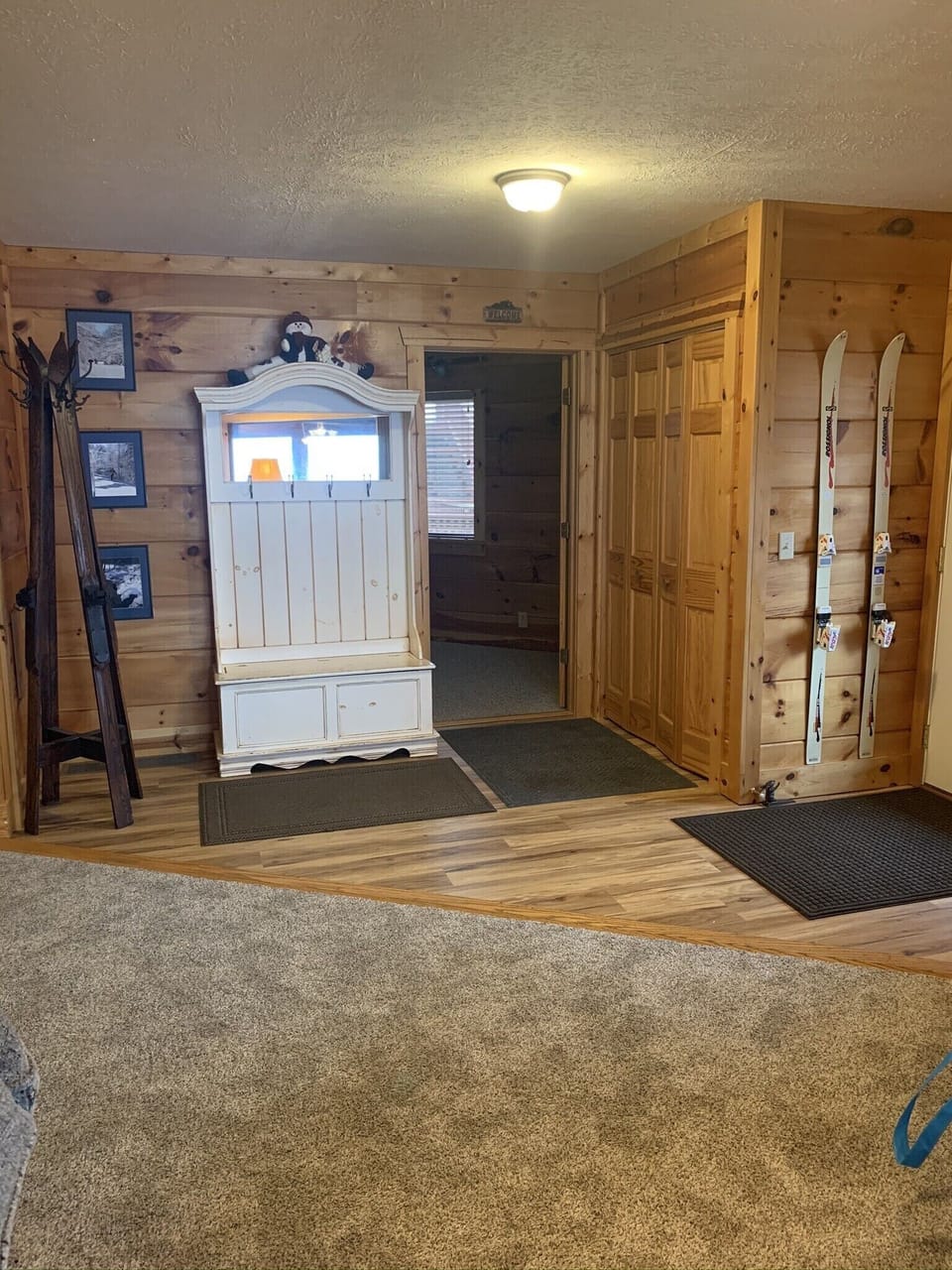 Warm and inviting entry into Hutch 9