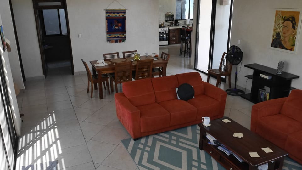 Living Dining Area