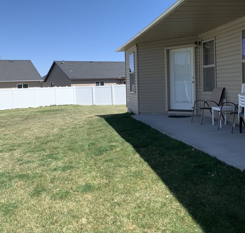 Large backyard area (1/4 acre)