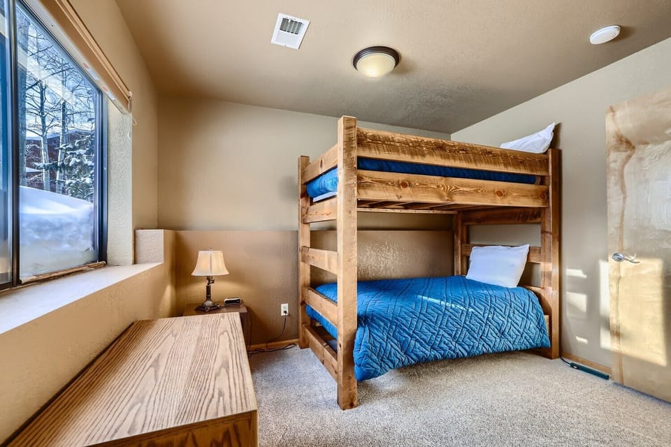 MS753 Third Bedroom