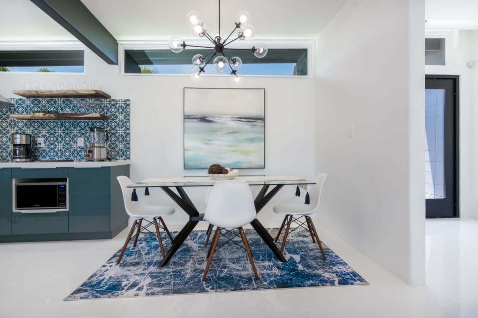 Kitchen breakfast nook