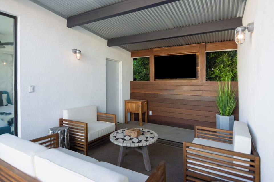 Outdoor covered lounge
