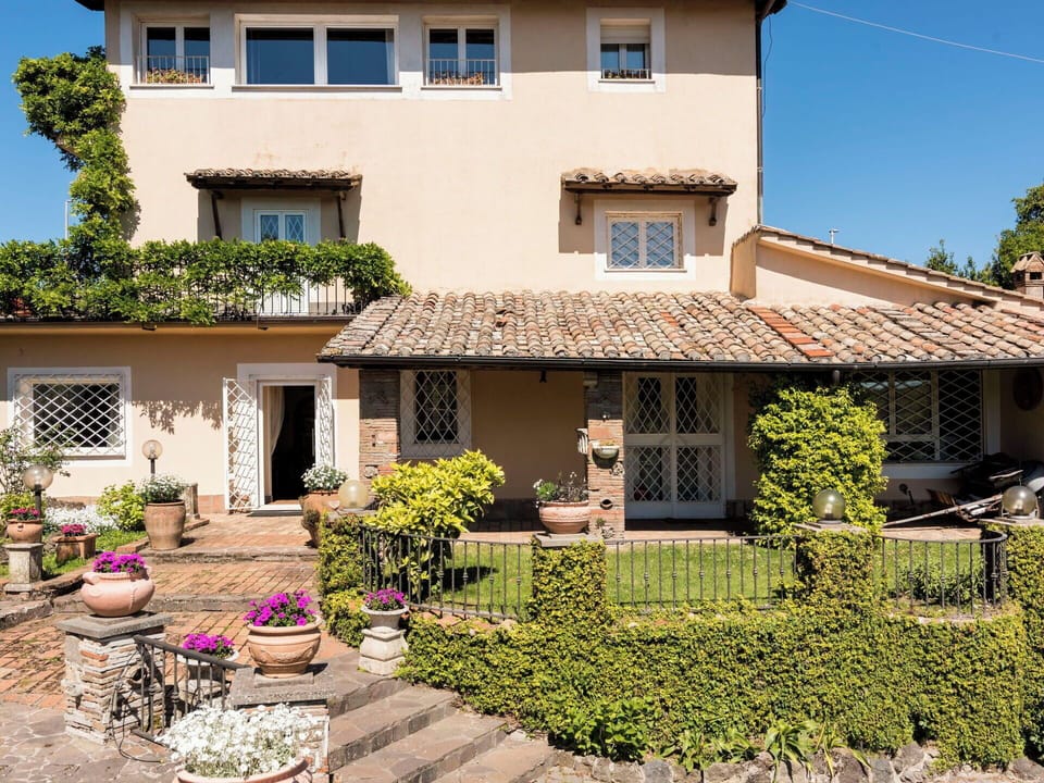 Window, House, Home, Residential Area, Shrub, Roof, Door, Cottage, Garden