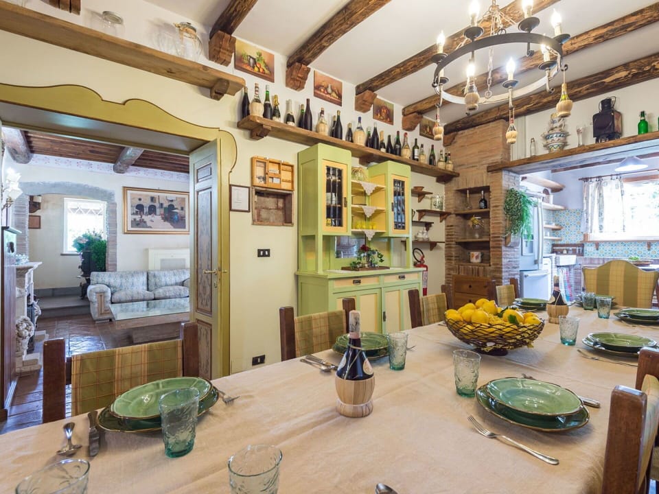 Green, Property, Building, Interior Design, Room, House, Real Estate, Ceiling, Table, Furniture