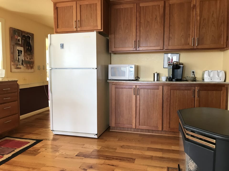 refrigerator, microwave