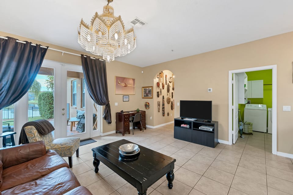 Great room, Smart TV, Laundry room, Washer and dryer, Vacuum, Pet supplies
