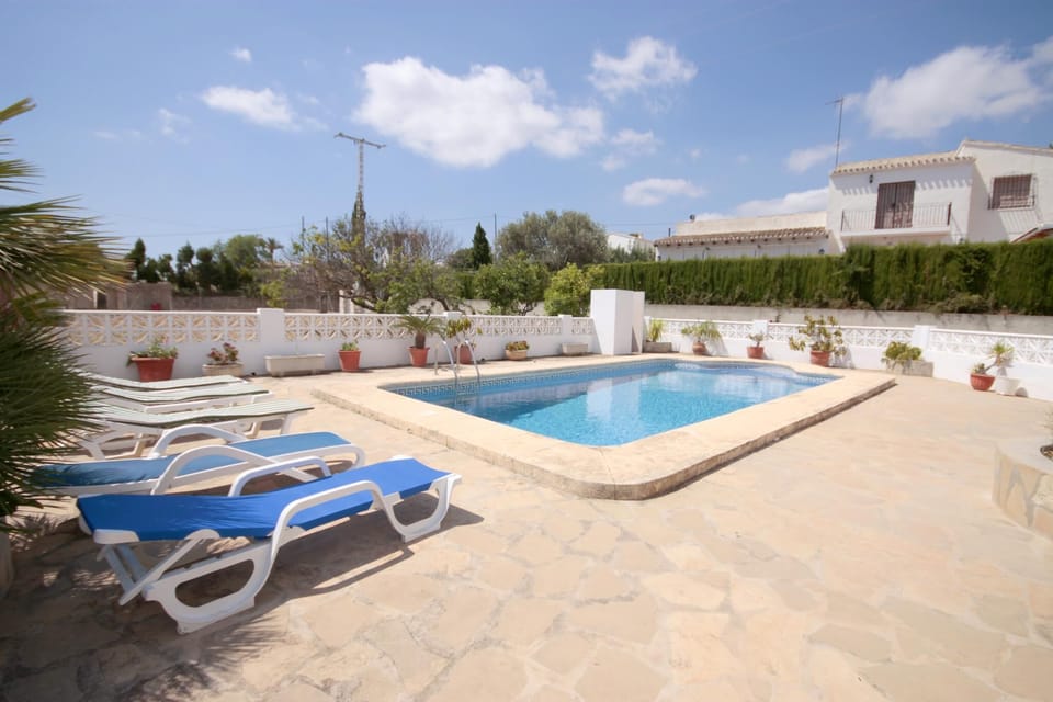 Garden and swimming pool