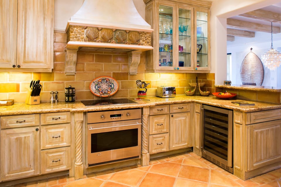 Fantastic fully equipped gourmet kitchen
