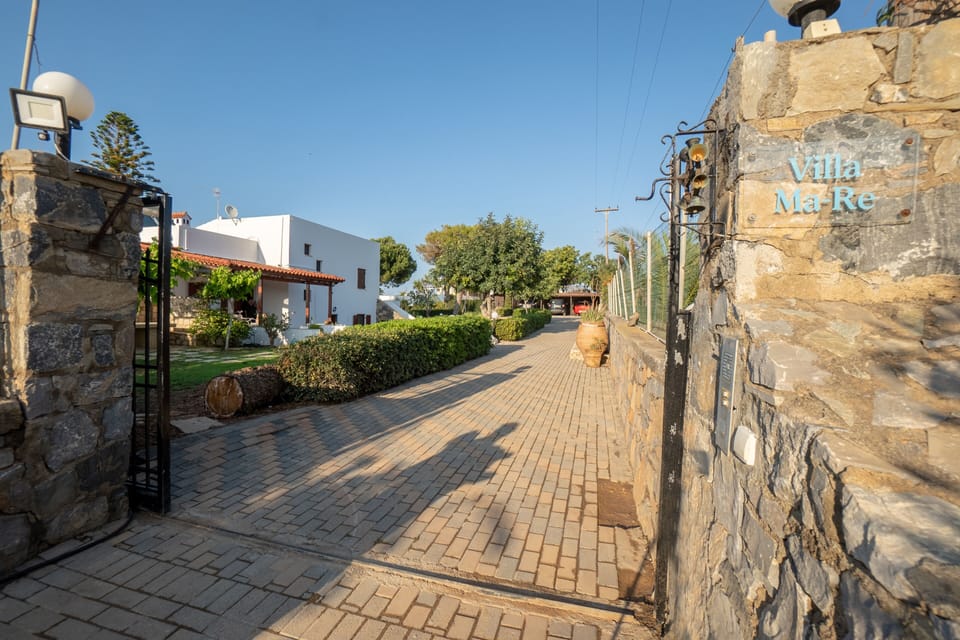 Main entrance and parking 