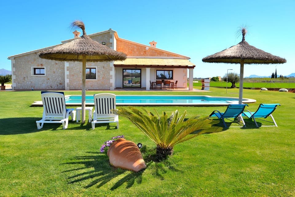 Beautiful garden, swimming pool, finca, country side, Majorca