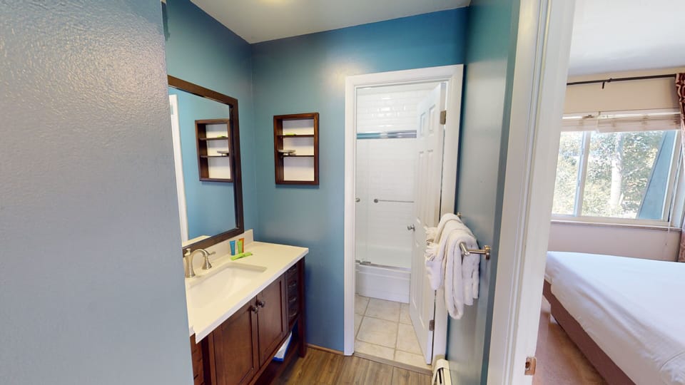 Top Floor Bath - Top Floor Bath