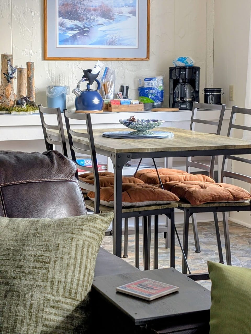 Dining Room area; light, airy, comfortable.