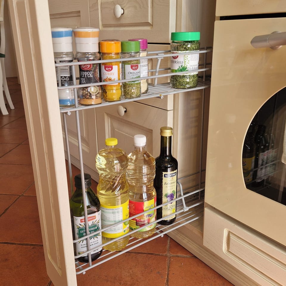 Kitchen - basic condiments provided and regularly replentished