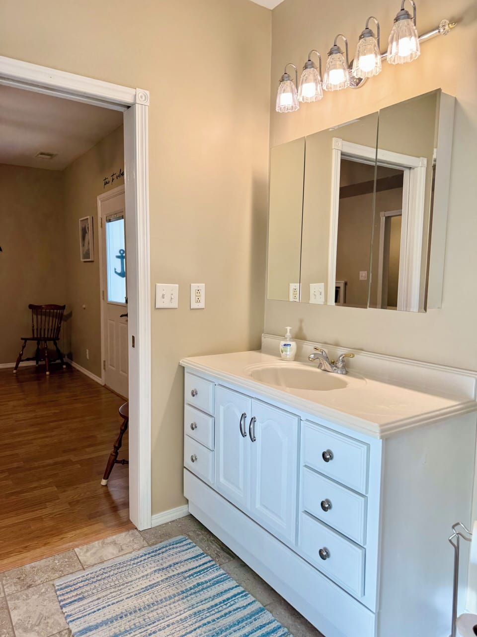 En suite bathroom vanity