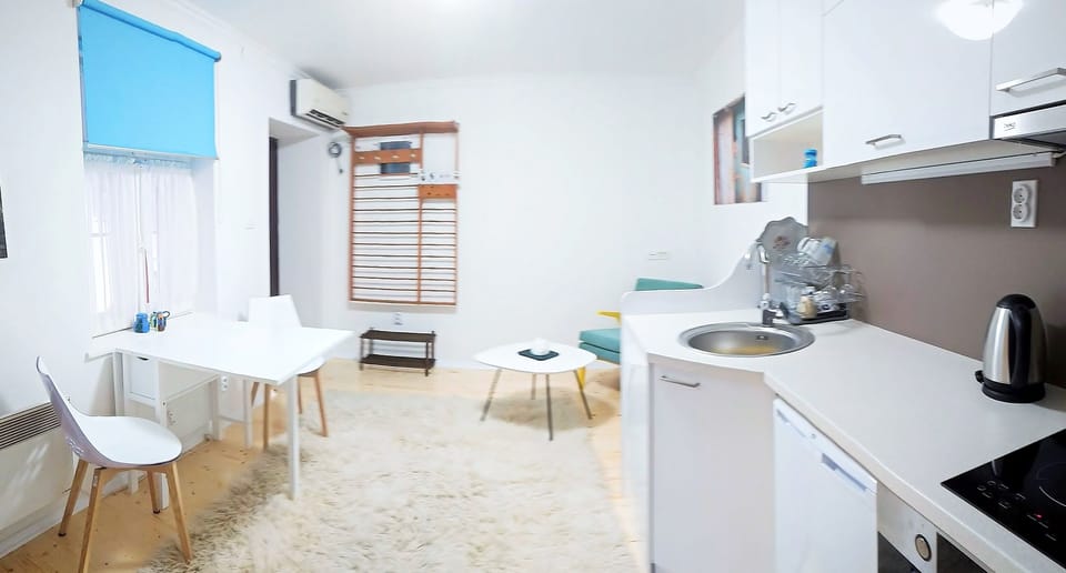 Kitchen with dining table