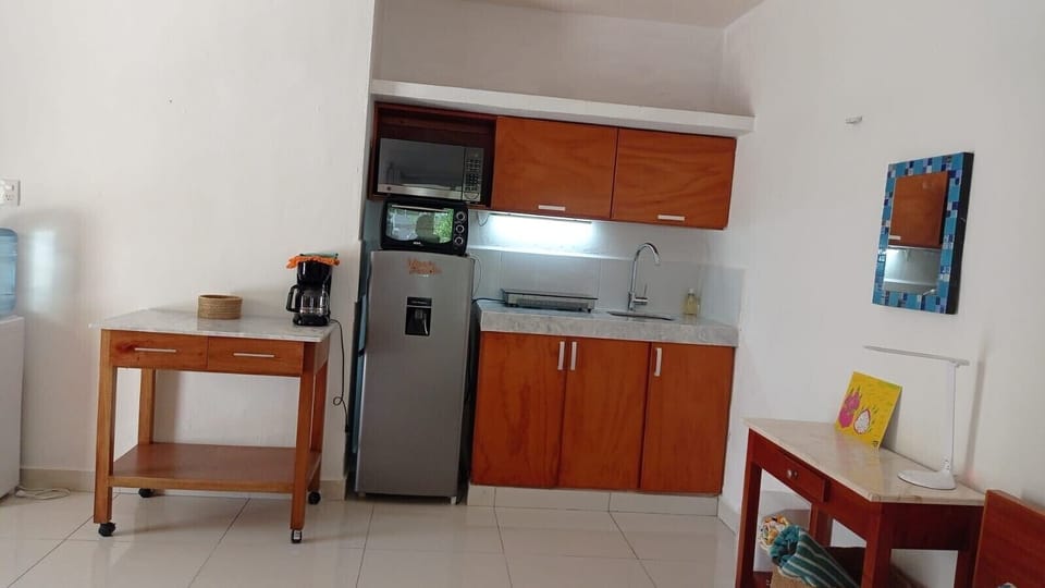 Fully equipped kitchenette
