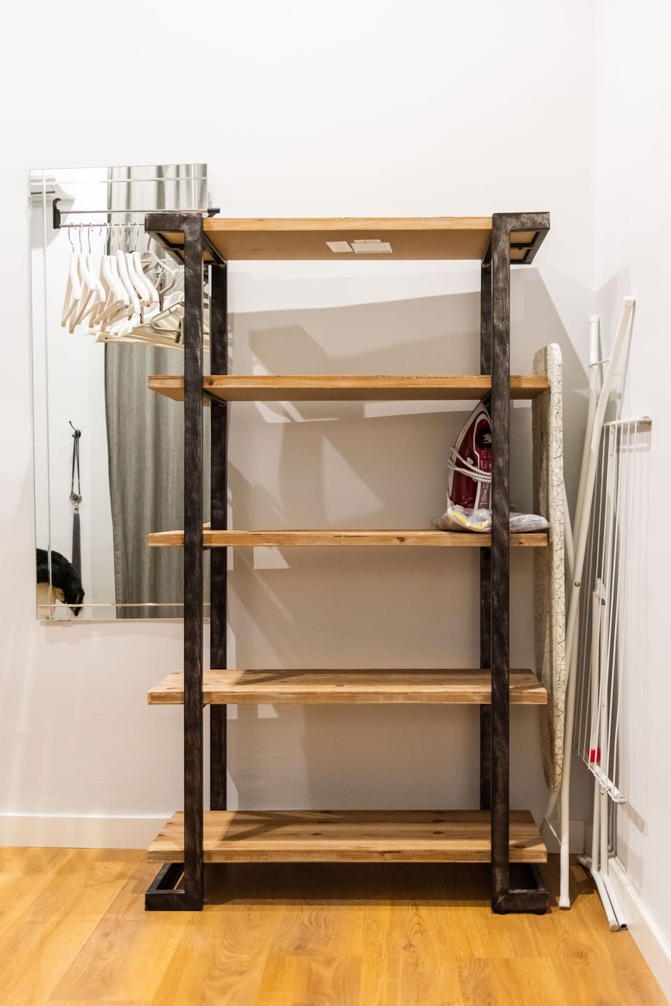 Iron & Ironing table