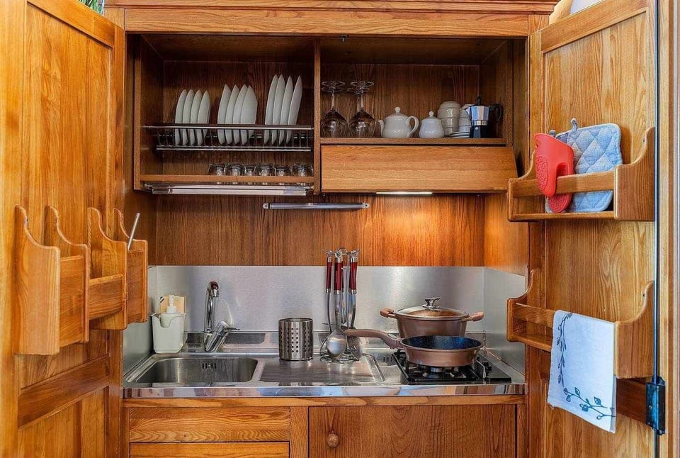 Kitchen or kitchenette
