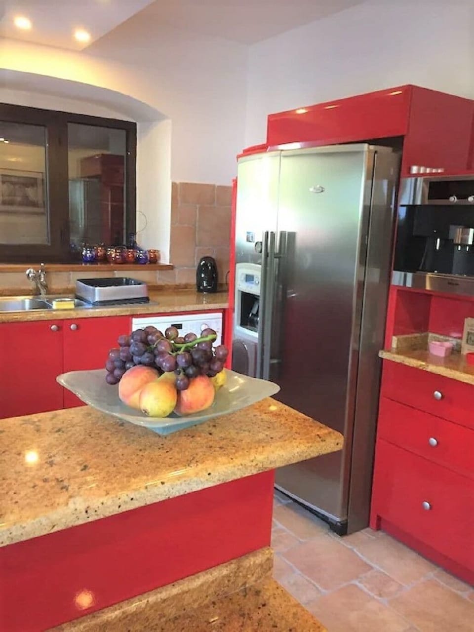 Miele dishwasher, washer/dryer, espresso/coffee machine and whirlpool fridge.