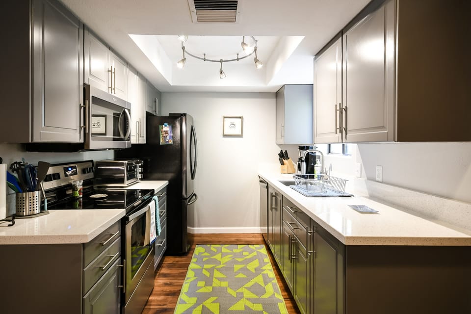 Kitchen & appliances