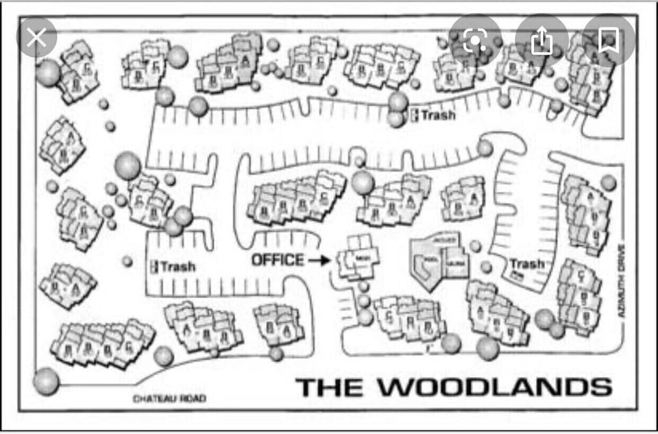 Wooded trees, spacious area, complex backs up to golf course. Quiet.