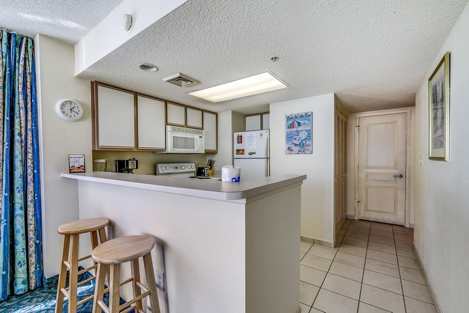 Kitchen Bar 